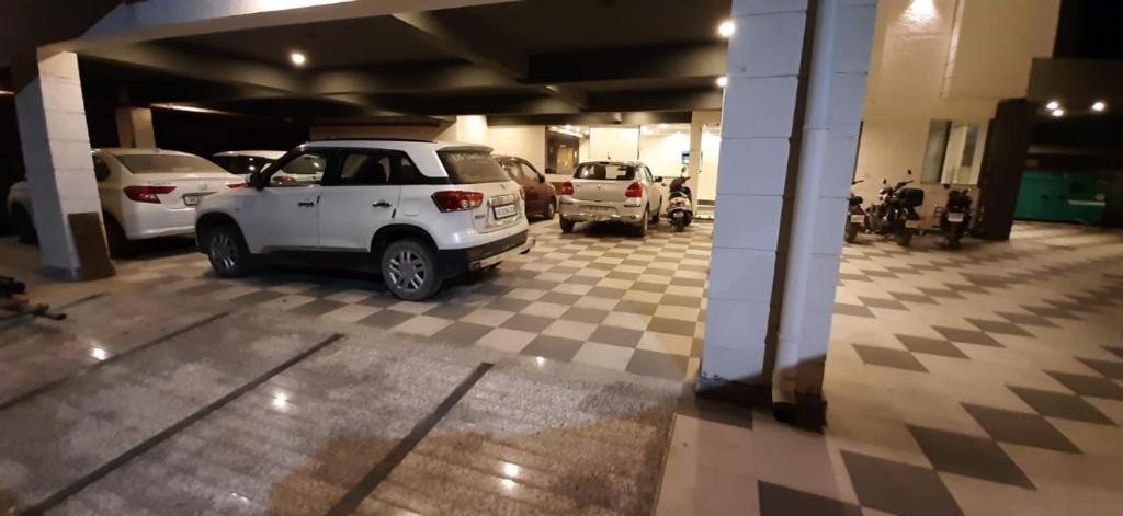 New Gokul Grand Hotel Dehradun Exterior photo